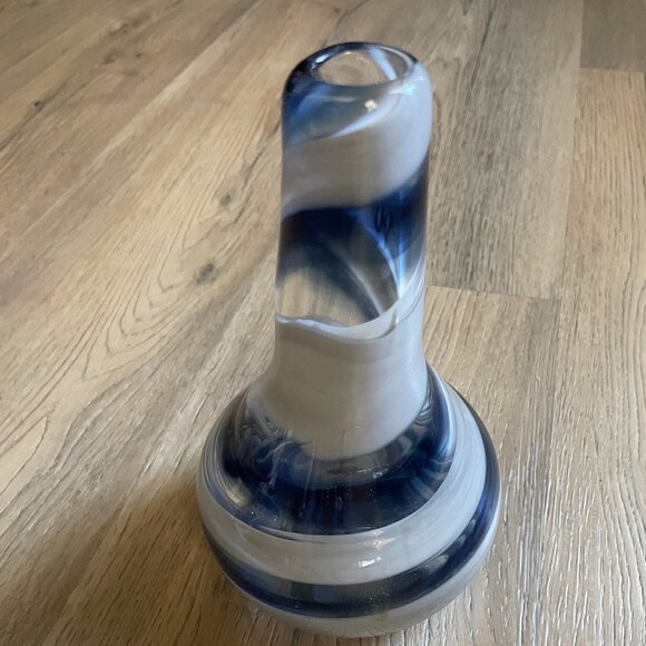Hand Blown Navy Blue White Swirl Glass Onion Vase Pontil Mark 8" Tall! - Picture 3 of 4